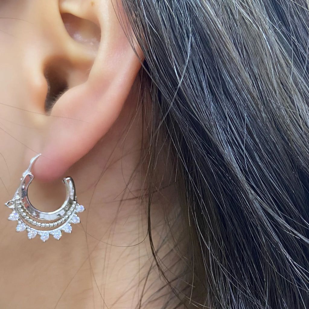 HECHENG 1pair Mini Ear Clip Wholesale CZ Lace Design Ethnic Earrings