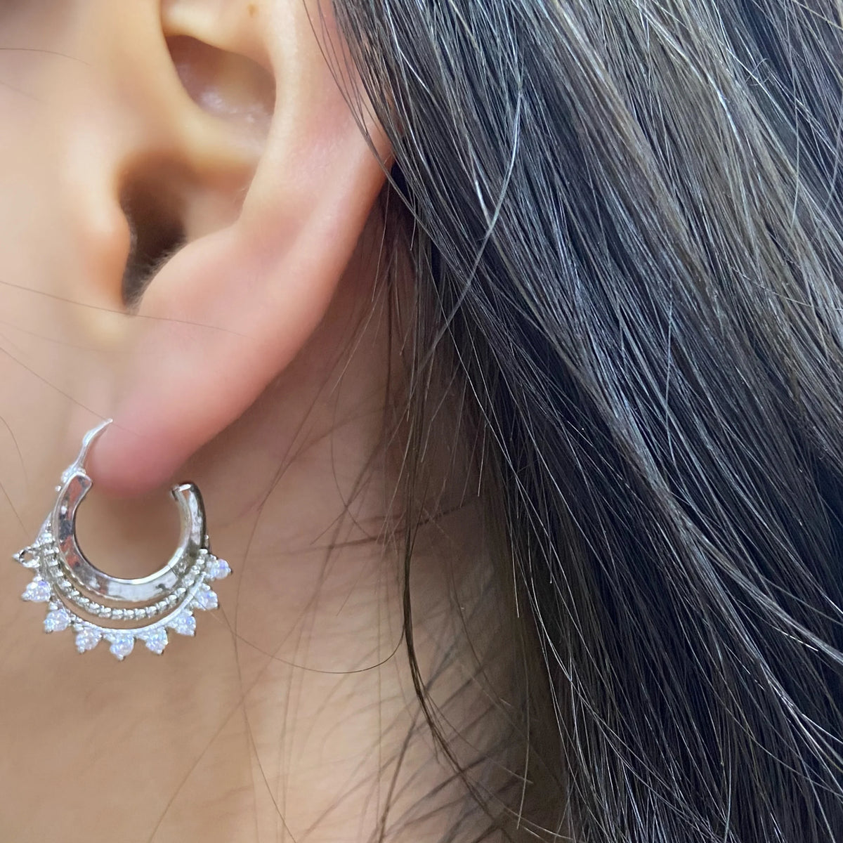 HECHENG 1pair Mini Ear Clip Wholesale CZ Lace Design Ethnic Earrings