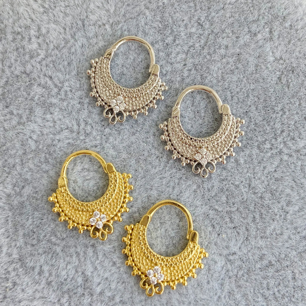 HECHENG 1pair Mini Ear Clip Wholesale CZ Lace Design Ethnic Earrings