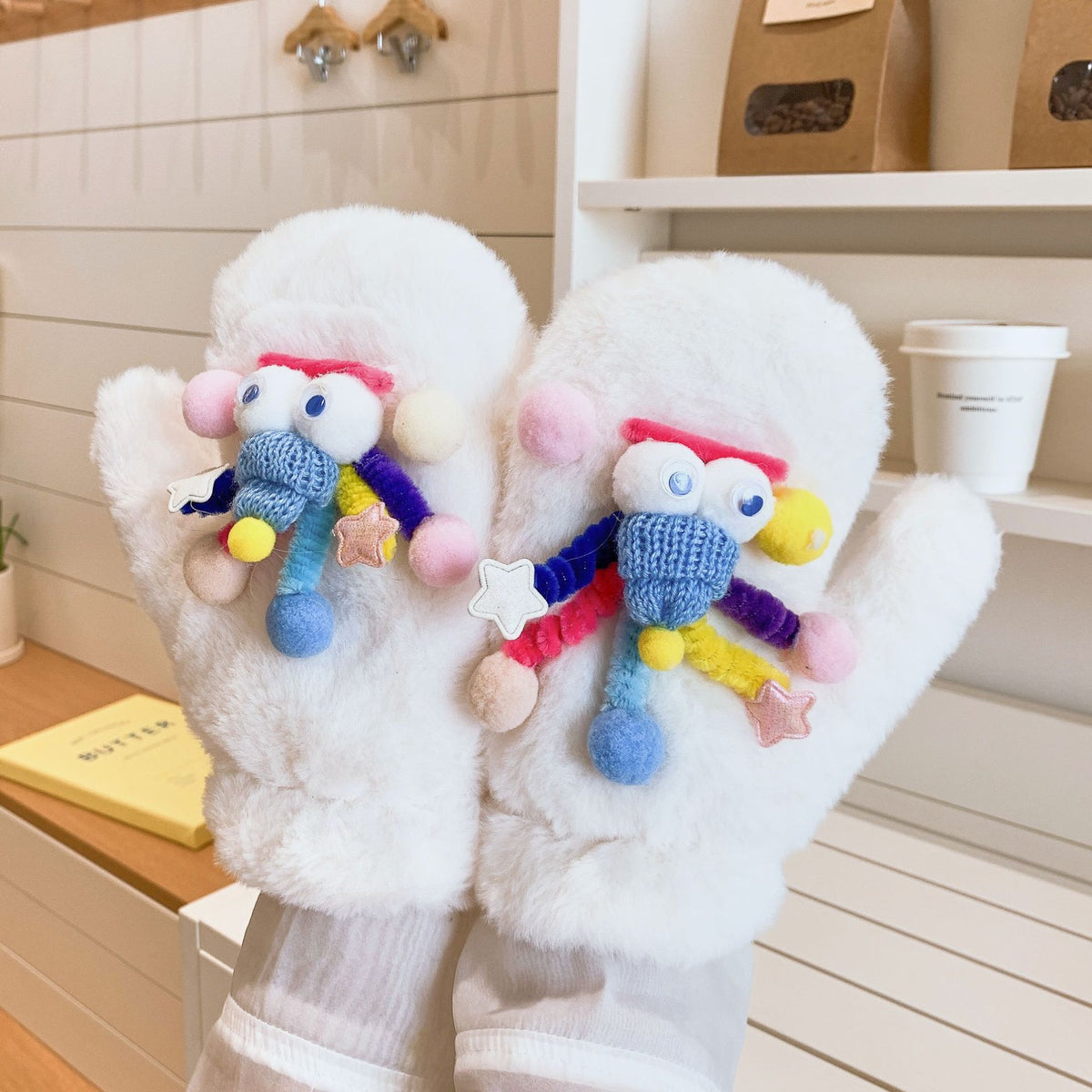Cute and Funny Smurf Gloves for Women in Winter, Thickeneded with Velvet, Warm and Halter-Neck, Cycling and Cold-Proof for Student Couples