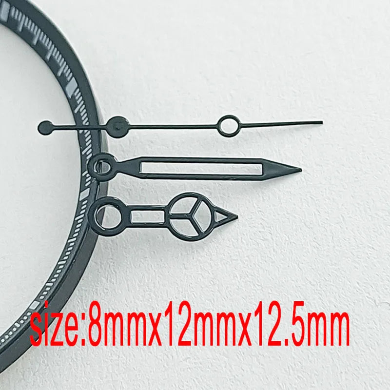 The Hands of the Men's Watch Are Made of Green Luminous Material and Are Equipped with an NH35/NH36 Automatic Mechanical Mechani