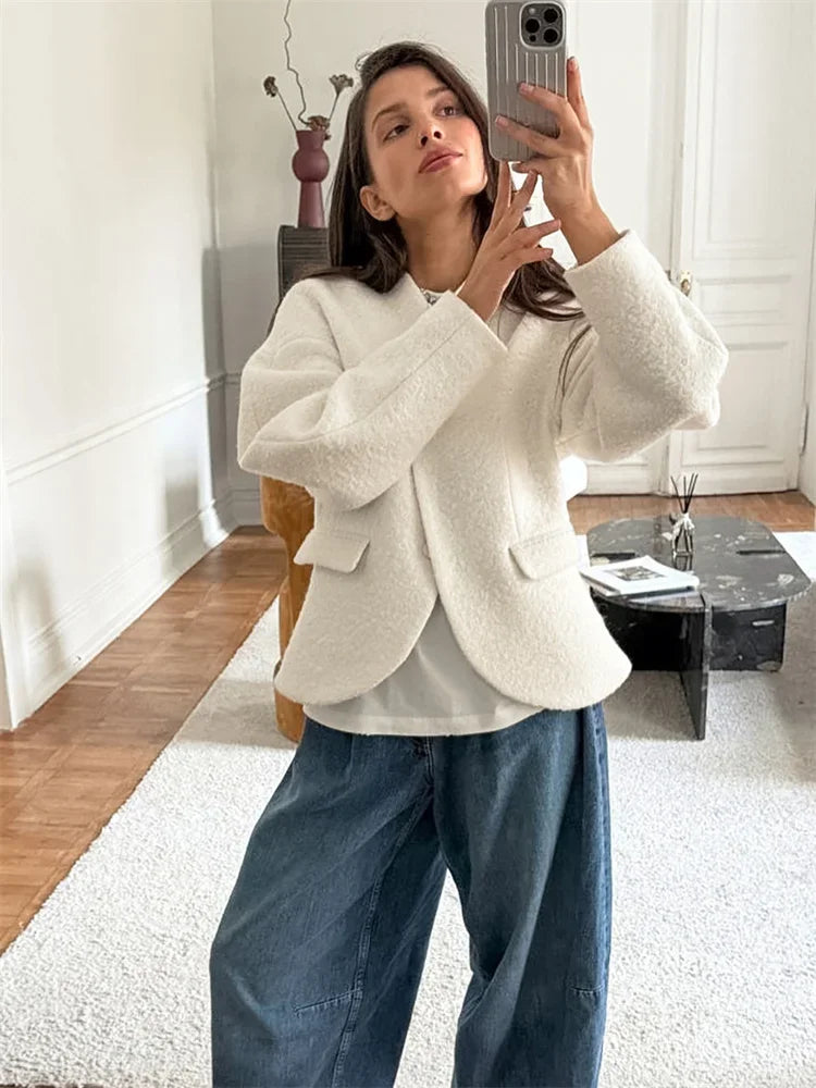 White Loose Knitwear Jackets For Women Fashion Elegant High Waist Autumn 2025 Fashion Commute Outwear Luxury Ladies Jackets