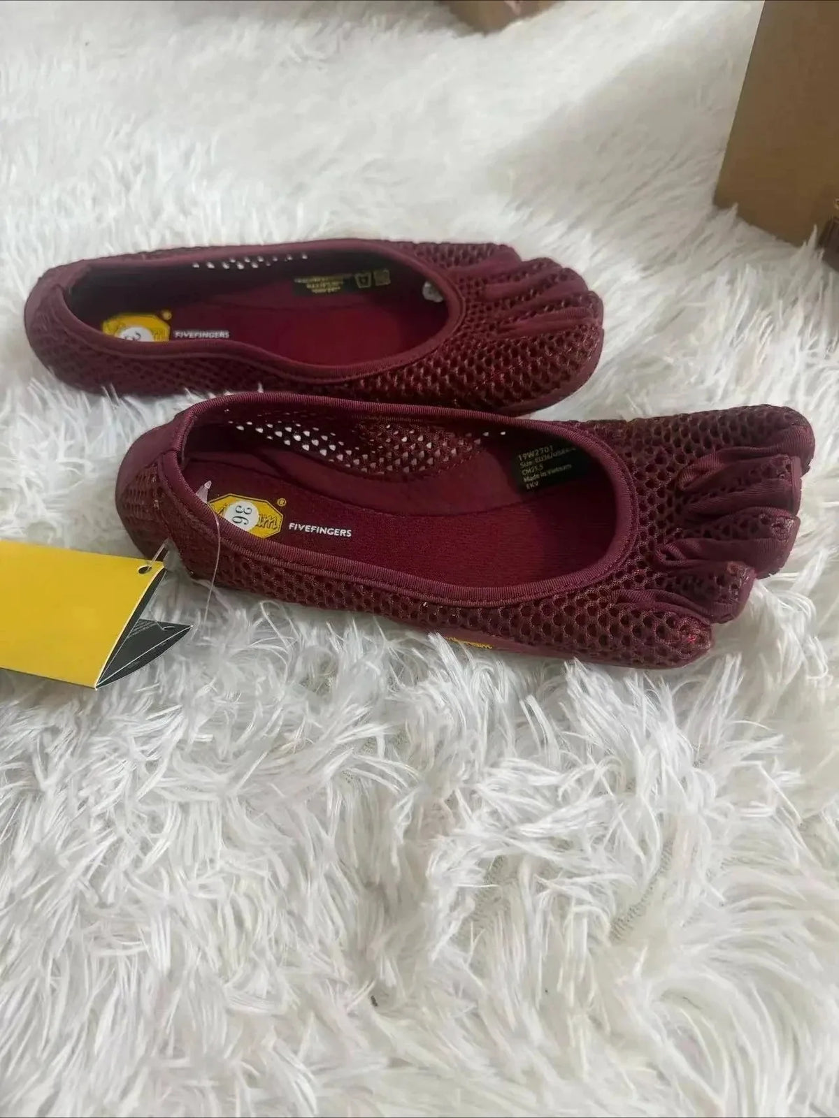 Wide-Toe Minimalist Walking Shoes
