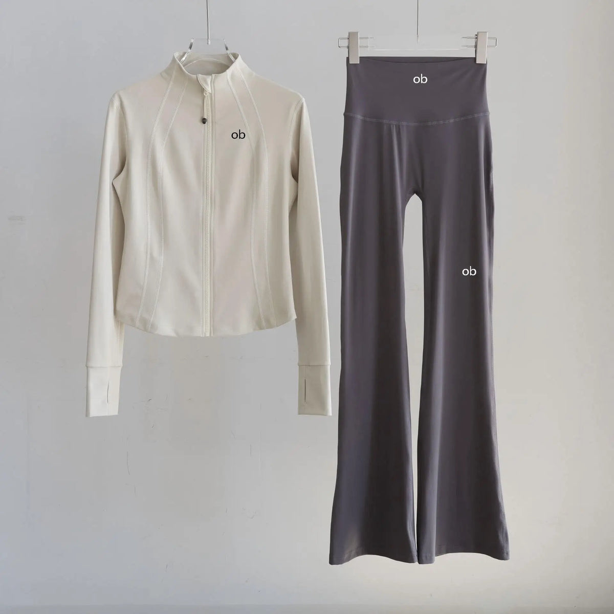 Sportswear For Women - Trend In Autumn With Fitted Stand-Up Collar For