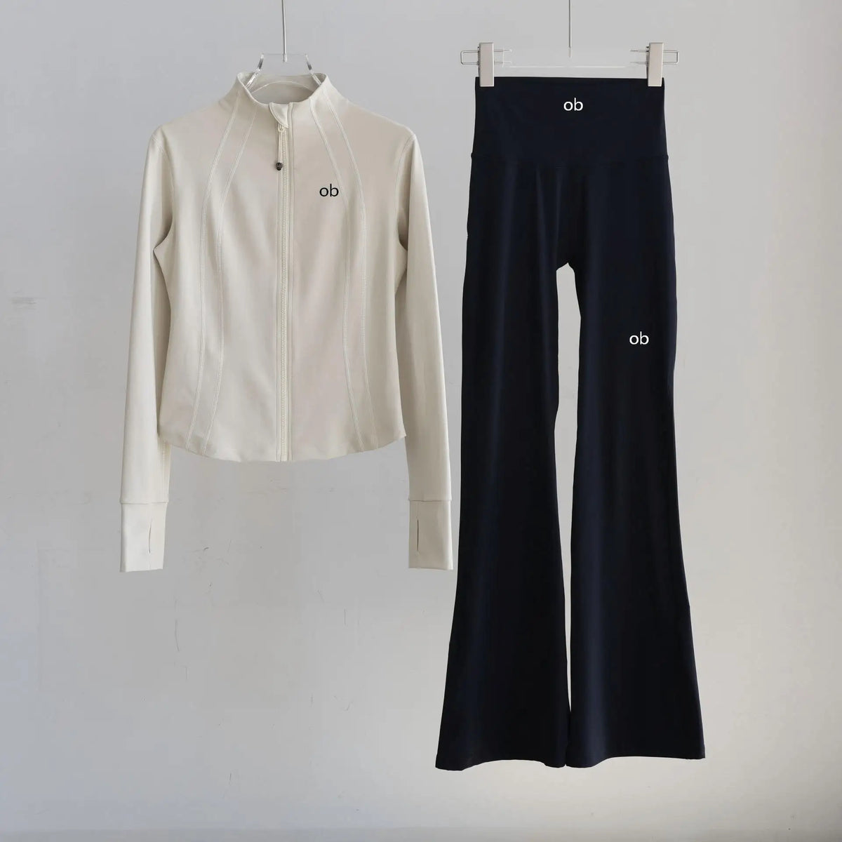 Sportswear For Women - Trend In Autumn With Fitted Stand-Up Collar For