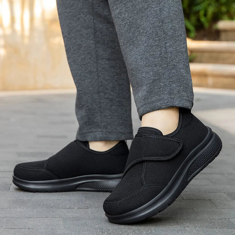 Men's Wide-Toe Minimalist Walking Shoes