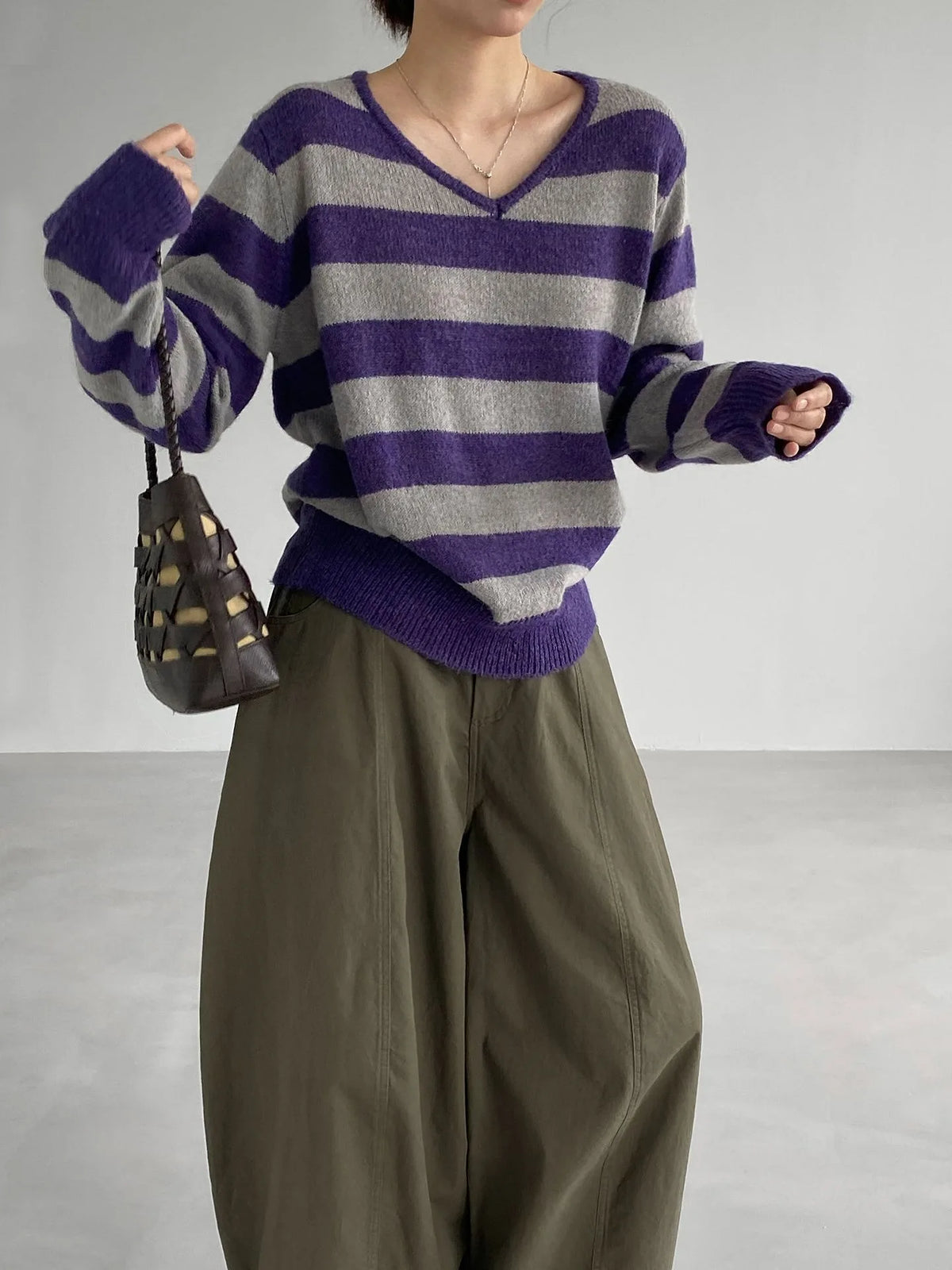 Unique Beautiful Striped Woolen Sweater Women's Loose Fit Comfortable Knitted V-Neck Warm Top Fashionable Vintage Style