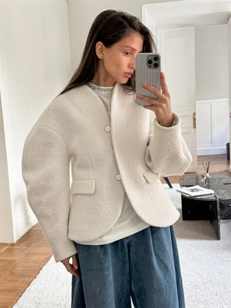 White Loose Knitwear Jackets For Women Fashion Elegant High Waist Autumn 2025 Fashion Commute Outwear Luxury Ladies Jackets