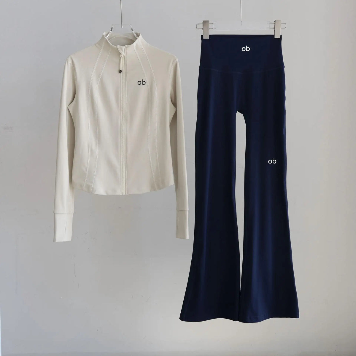 Sportswear For Women - Trend In Autumn With Fitted Stand-Up Collar For