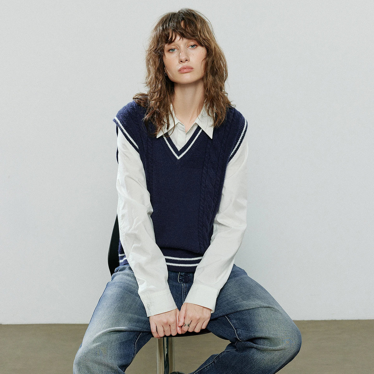 TOYOUTH Women Knitwear 2025 Winter New V-Neck Color-Block Weave Retro Cable Knit Vest Tops