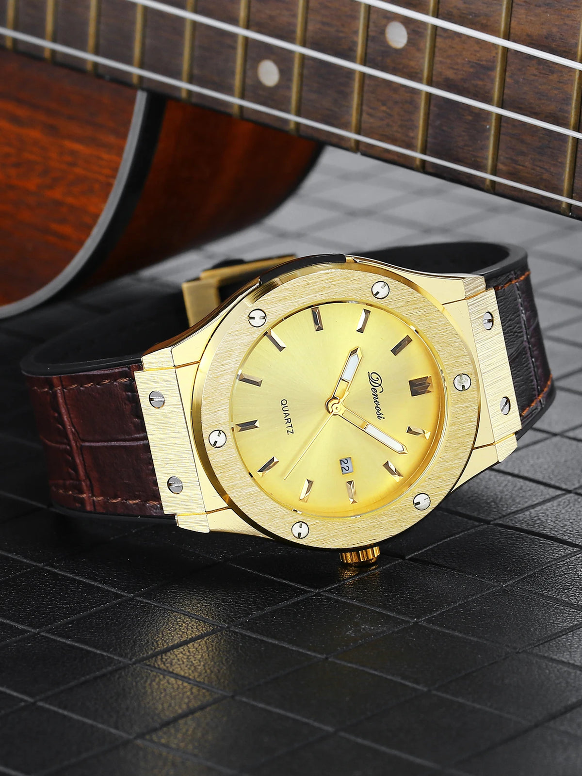 Men's Fashion Watch - Leather Strap, Minimalist Dial, Thoughtful Gift Designed for Business Professionals and Fashion Enthusiast