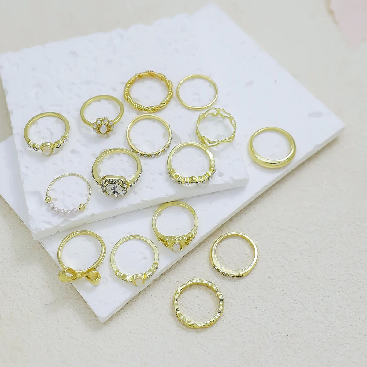 15pcs/Set Gold Rings With Bow, Flower, Leaf And Faux Pearl Designs,