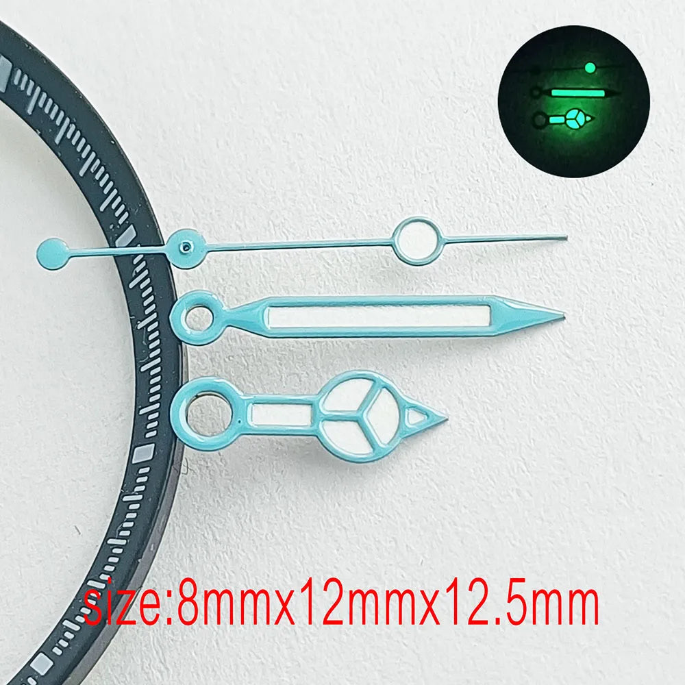 The Hands of the Men's Watch Are Made of Green Luminous Material and Are Equipped with an NH35/NH36 Automatic Mechanical Mechani