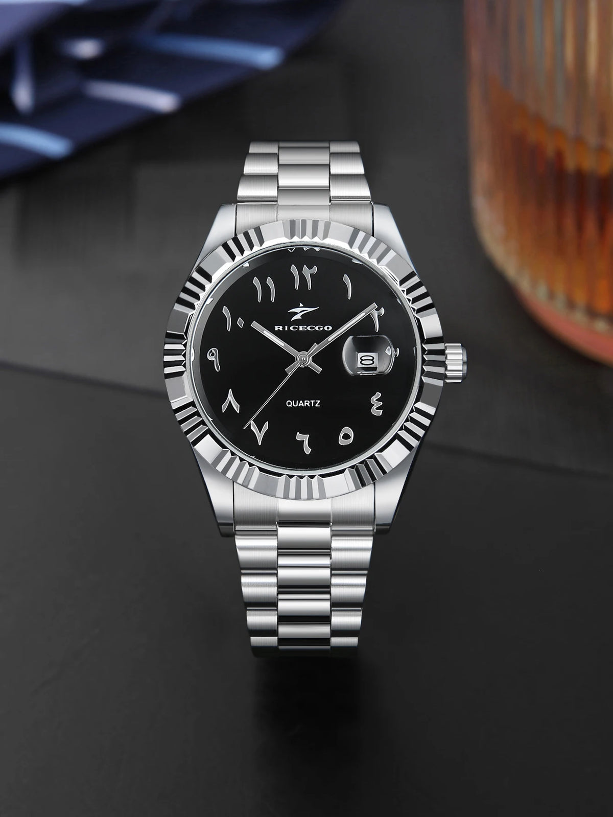 Men's business wristwatch, made of durable stainless steel, with a silver alloy case and classic Arabic numeral design, a durable and stylish timepiece