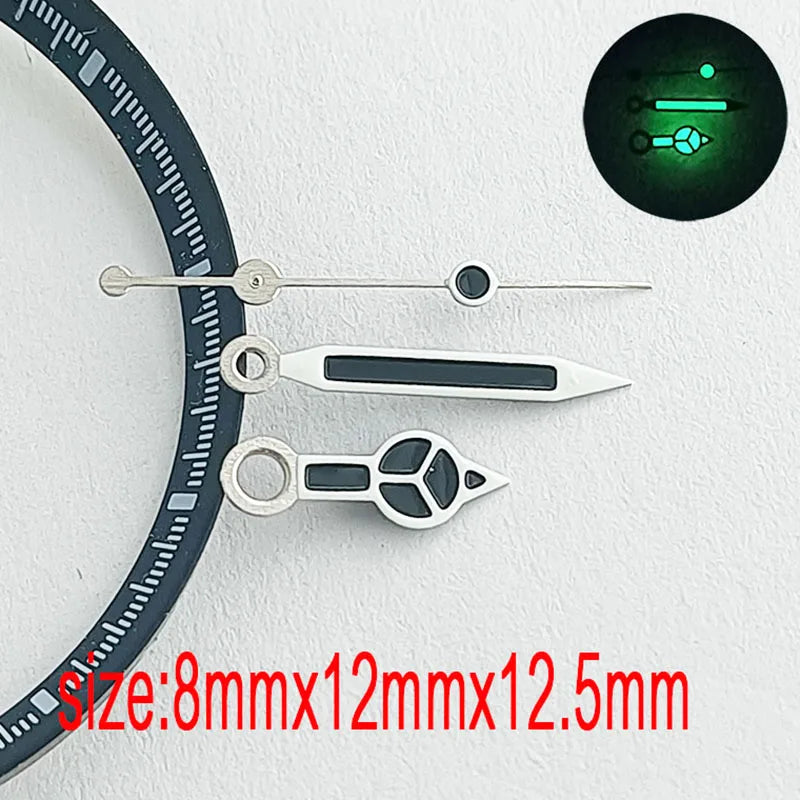 The Hands of the Men's Watch Are Made of Green Luminous Material and Are Equipped with an NH35/NH36 Automatic Mechanical Mechani