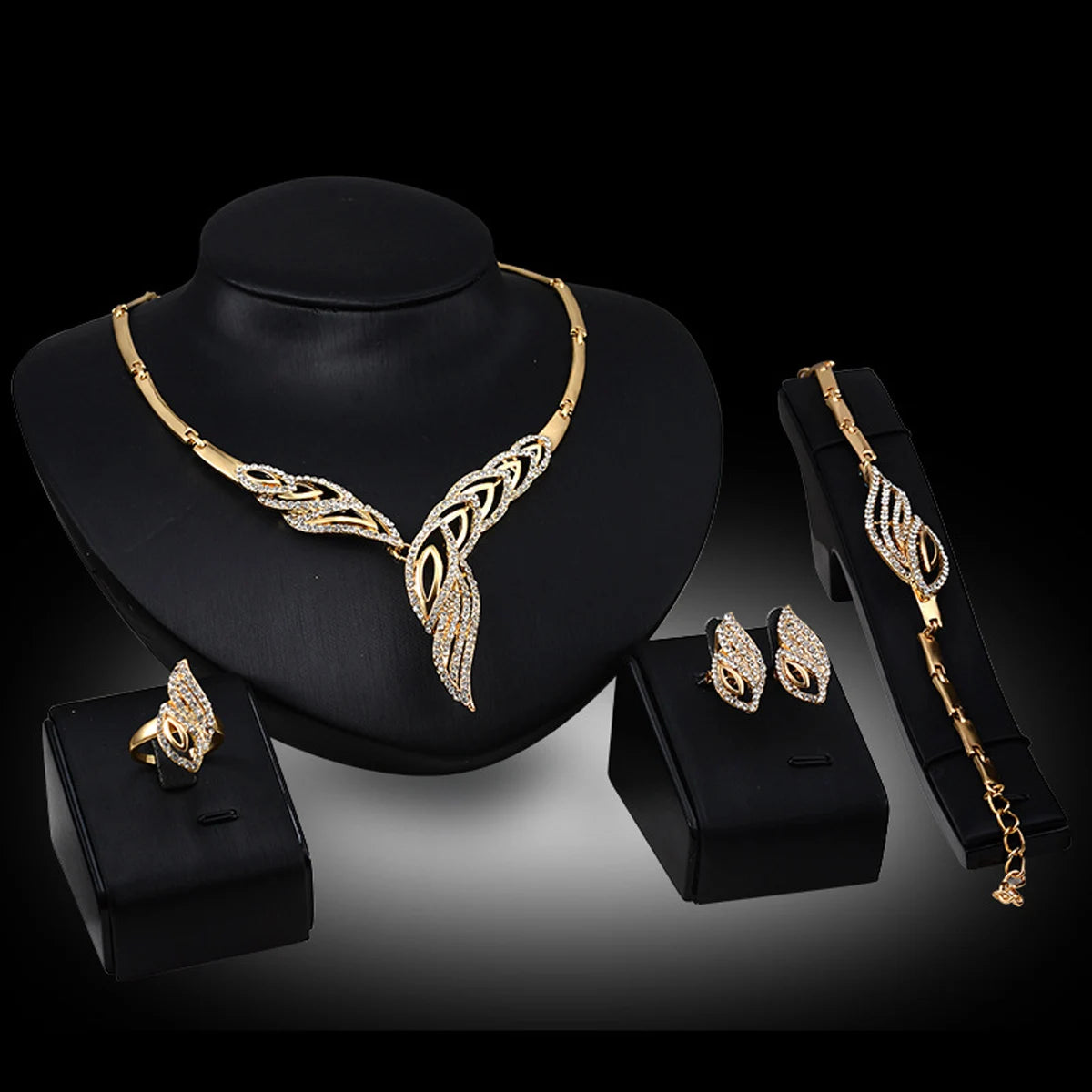 Women'S Design Metal Earrings, Necklaces, Bracelets, And Ring Sets