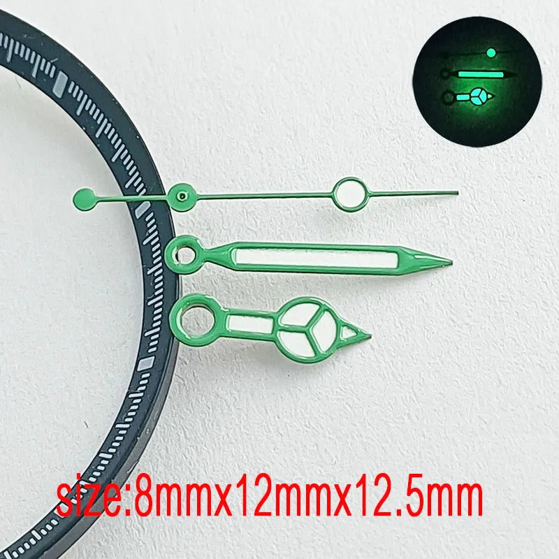 The Hands of the Men's Watch Are Made of Green Luminous Material and Are Equipped with an NH35/NH36 Automatic Mechanical Mechani